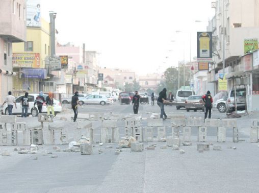 صدامات أمنية عشية ذكرى «14 فبراير»... و«الداخلية»: الوضع طبيعي واعتقال 29 متورطاً بالشغب Main_loc-m-1-2