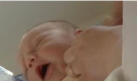 ولادة الطفل رقم 7 مليارات في روسيا 201110312122RN526