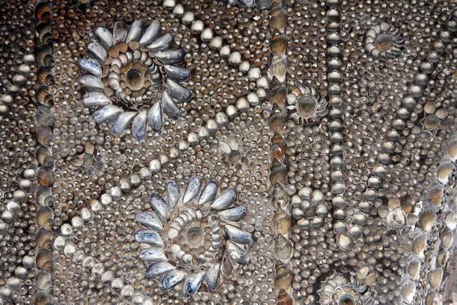 The Shell grotto: Mysteriously Beautiful Desktop-1433533662