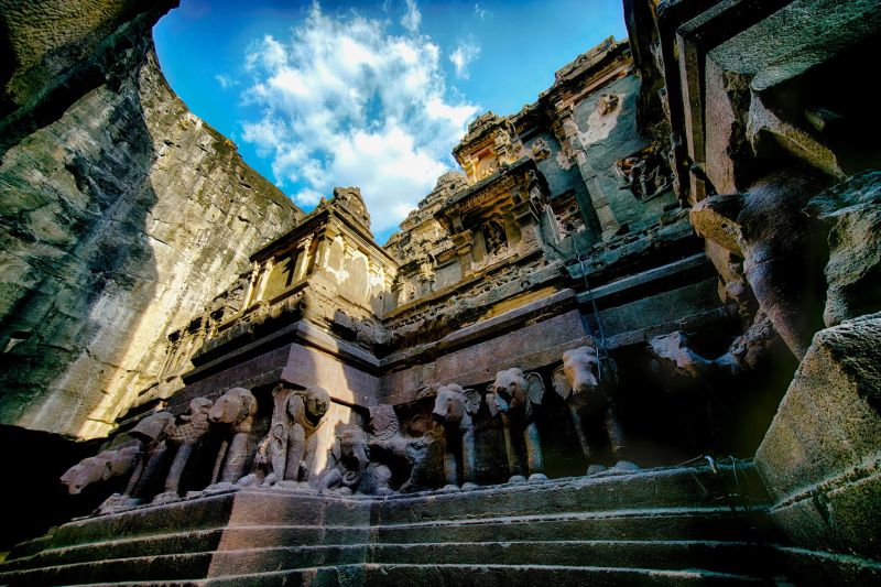 10 mind-boggling images of the Kailasa Temple that prove ancient man had advanced technology Ellora_caves_2