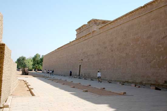 Temple of Horus at Edfu, Egypt.....معبد حورس بادفو Picture%20231001