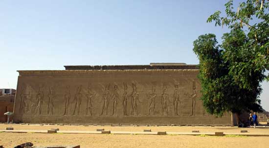 Temple of Horus at Edfu, Egypt.....معبد حورس بادفو Picture%20247001