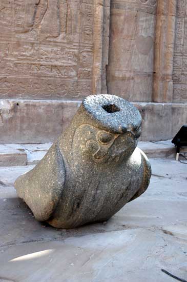 Temple of Horus at Edfu, Egypt.....معبد حورس بادفو Horus_inside