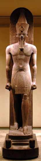 متحف الاقصر>>Luxor Museum> Amenhotep%20III%20statue%202