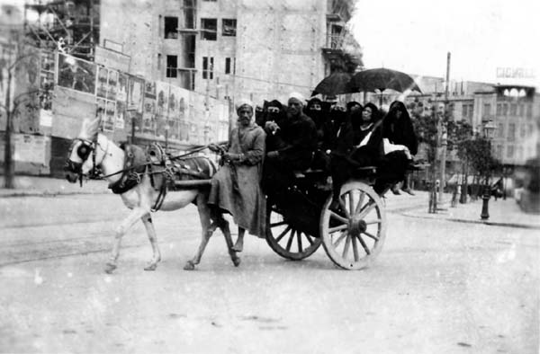 صور لمصر فديمه جدا...Old Photos, Prints, Cards Street%20Scene%2C%20Cairo%2C%201940%27s