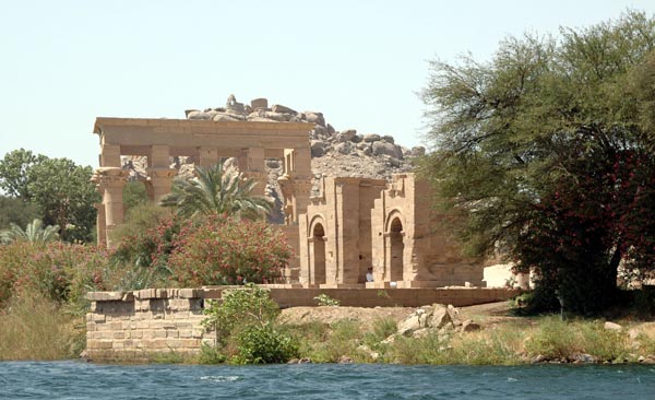 معبد فيله...بالصور  The Island of Philae  Picture%20450%201001