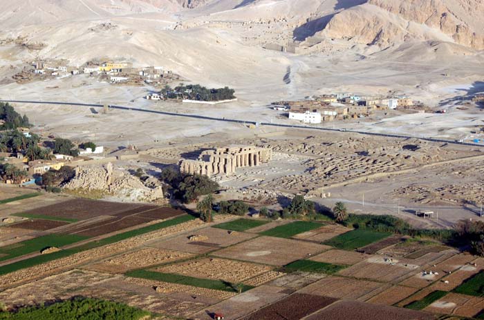 معبد الرمسيوم ...Mortuary temple of Ramesses II  Ramesseum_002