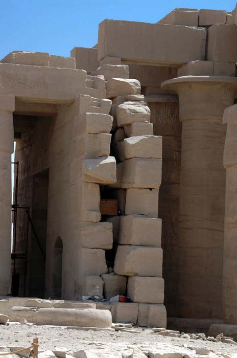 معبد الرمسيوم ...Mortuary temple of Ramesses II  Ramesseum_080