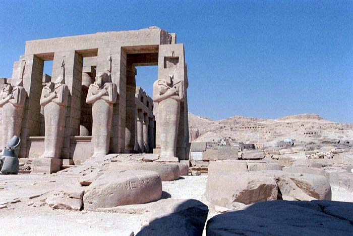  معبد الرامسيوم فى مدينة الأقصر Ramesseum_012