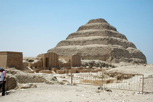 هرم زوسر المدرج بسقاره.....Djoser's Step Pyramid at Saqqara Saqqara_jul_2006_0023