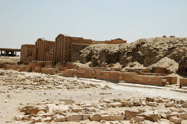 هرم زوسر المدرج بسقاره.....Djoser's Step Pyramid at Saqqara Saqqara_jul_2006_0035