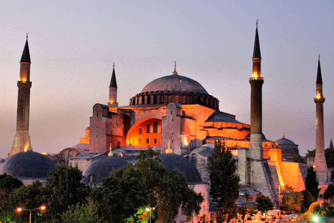 Secrets of the Hagia Sophia - Healing Powers, Mysterious Mosaics and Holy Relics Hagia-Sophia-at-dusk