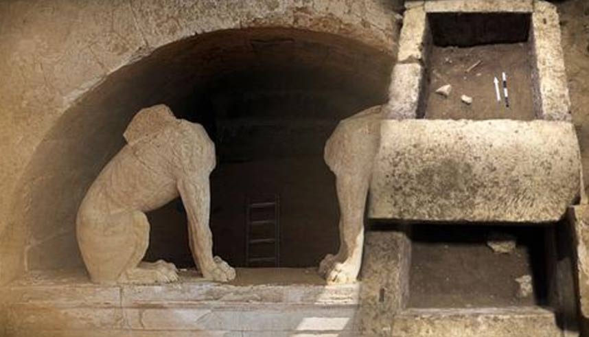 Inside the antechamber of the Amphipolis tomb  - Page 2 Five-people-in-amphipolis-tomb