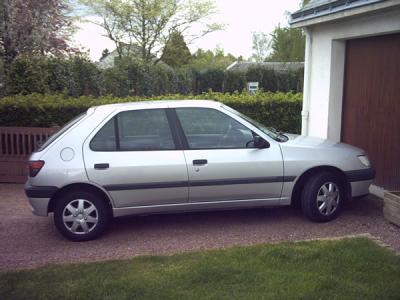 Vol de voiture Peugeot_306_gris_clair_berl759