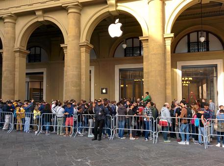 Nuovo Apple Store nel centro di Firenze! Cbb776c206aa0c33756a9649383bb8ac