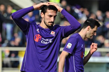 Davide Astori, il capitano della Fiorentina, morto in albergo a Udine. Rinviata la serie A. Stop anche in B, rinviate gare oggi e domani 27cb99fd784a12b0e8e40aaad7a49d1f