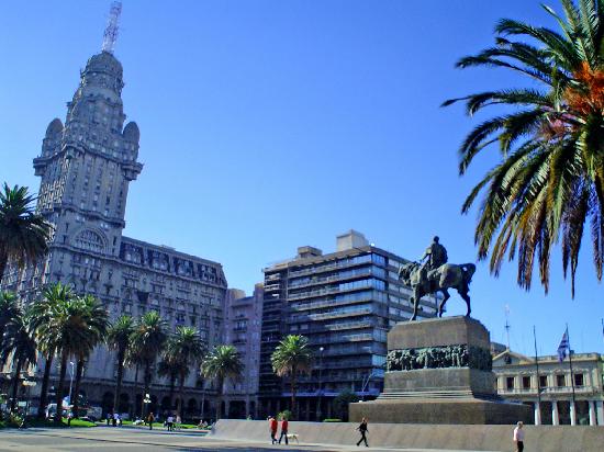 Urugvaj - Page 2 Montevideo-plaza-independencia