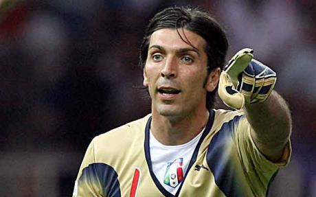 El vídeo que el Madrid no envió a la UEFA, depués hablan de Busy... Gianluigi-Buffon_p_1203433c