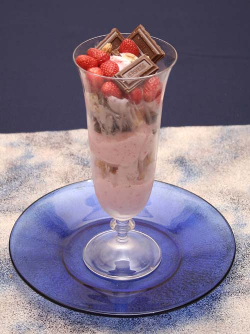  .... ..... Strawberry-ice-cream-chocolate-chunks