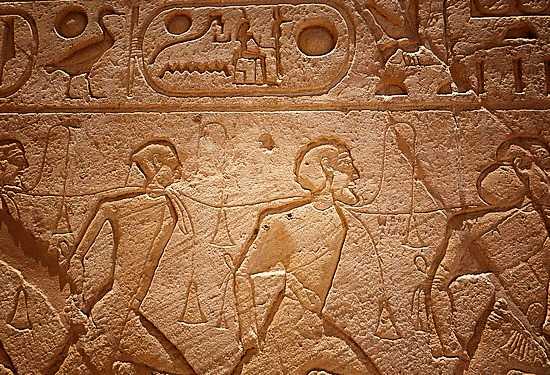 8 أخطاء شائعة عن الحضارة المصرية القديمة .. والحقيقة ستذهلك ! Enslavement-Israelities