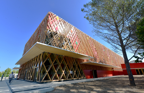 Montpellier (34) : a+ Architecture : Théâtre Jean-Claude Carrière 3060-architecture-design-muuuz-magazine-blog-decoration-interieur-art-maison-architecte-a-carriere-montpellier-bois-salle-eco-07