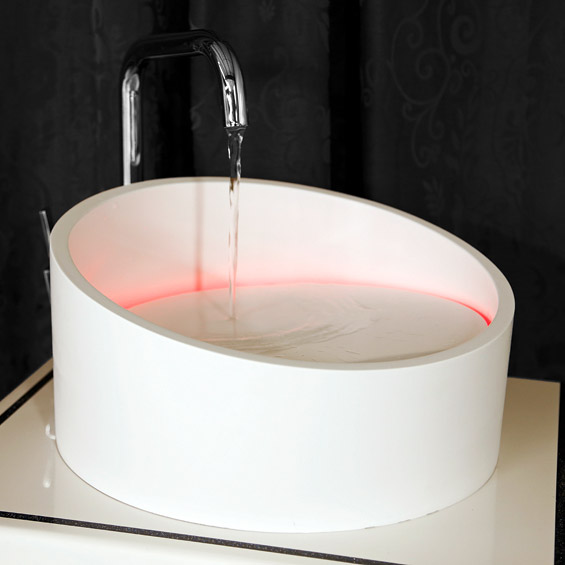 Design : les dernières créations - Page 7 3111-architecture-design-muuuz-magazine-blog-decoration-interieur-art-maison-architecte-vaskeo-ring-salle-bain-sdb-leds-vasque-solid-ideobain-01