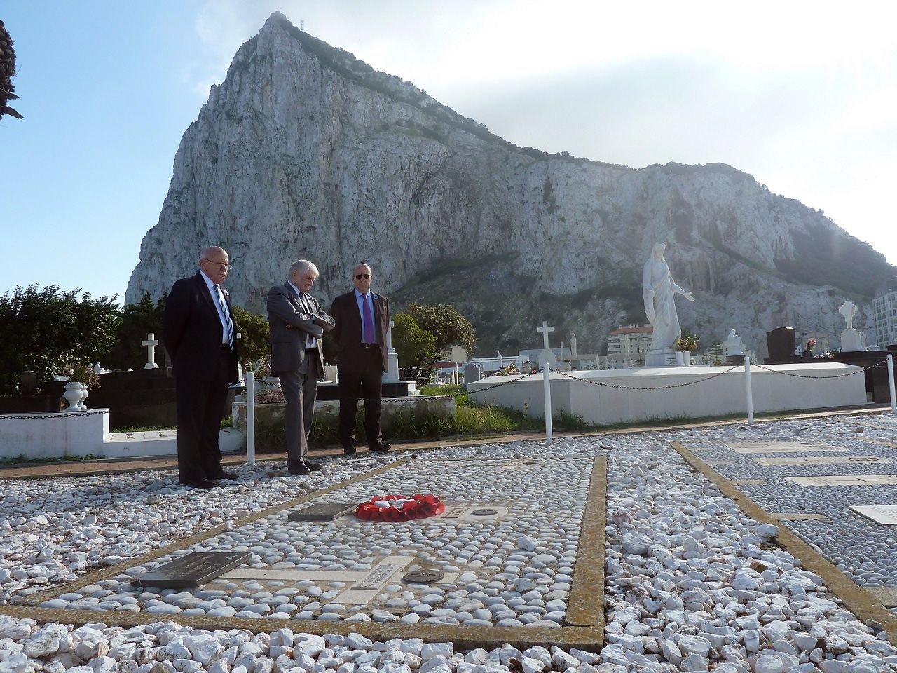 aux très honnorables membres qui était les premiers à suivre De Gaule Gibraltar_7