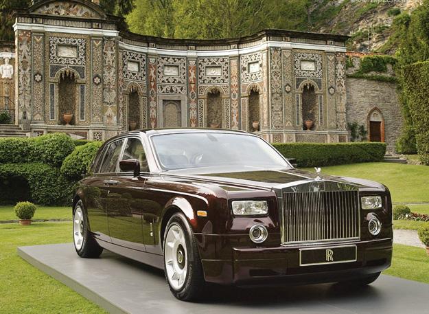 وثائقي فرنسي مطول يرصد لأول مرة الحياة الخاصة للملياردير السعودي الوليد بن طلال Rolls-Royce-Phantom1