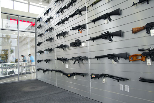 Магазинът за оръжия Lynchhummer-gun-shop