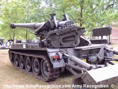 Les Bonzom' verts du Gouniaf - Page 8 M110_self-propelled_howitzer_netherlands_001