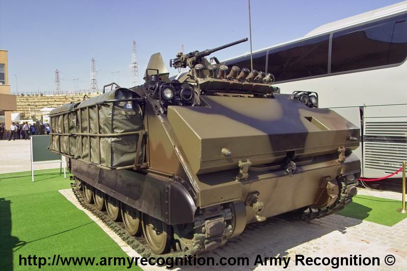 سلاح الدروع للقوى المحورية فى الشرق الأوسط M113_A2T2_Engineer_IDEF_2005_ArmyRecognition_01