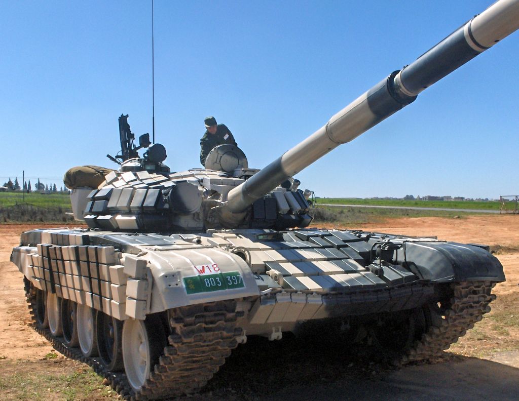 Chars et Blindées Marocains / Moroccan Tanks and Armoured Vehicles  T-72BV_Maroc_02