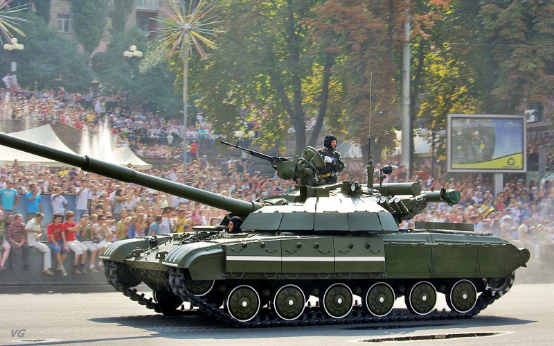 Ucrania está armado con un vehículo blindado nuevo. T-84_Ukrainian_army_002