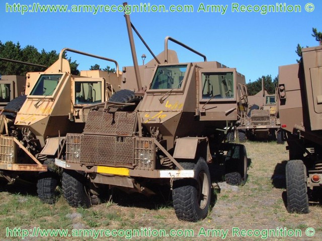 concept car : véhicules civils Buffel_Mk_1_wheeled_armoured_vehicle_personnel_carrier_south_africa_640