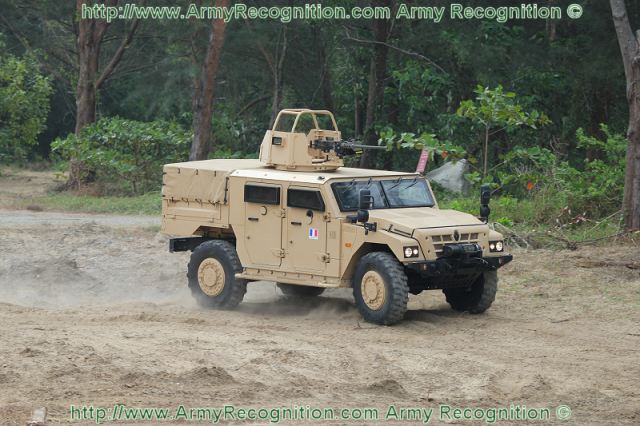 Sherpa Light Scout nuevo vehiculo de la SEMAR Sherpa_Light_scout_Renault_trucks_Defence_BRIDEX_2011_International_Defence_Exhibition_Brunei_Darussalam_001