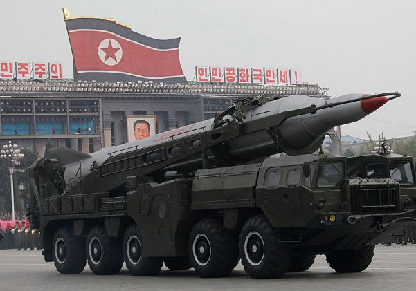 Corea del Norte declara el estado de guerra contra Corea del Sur - Página 2 No-Dong_medium_range_ballistic_missile_North_Korea_Korean_army_001