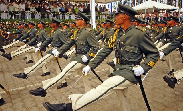 Armée Nicaraguayenne Soldier_military_combat_field_dress_uniforms_pattern_Nicaragua_Nicaraguan_army_002