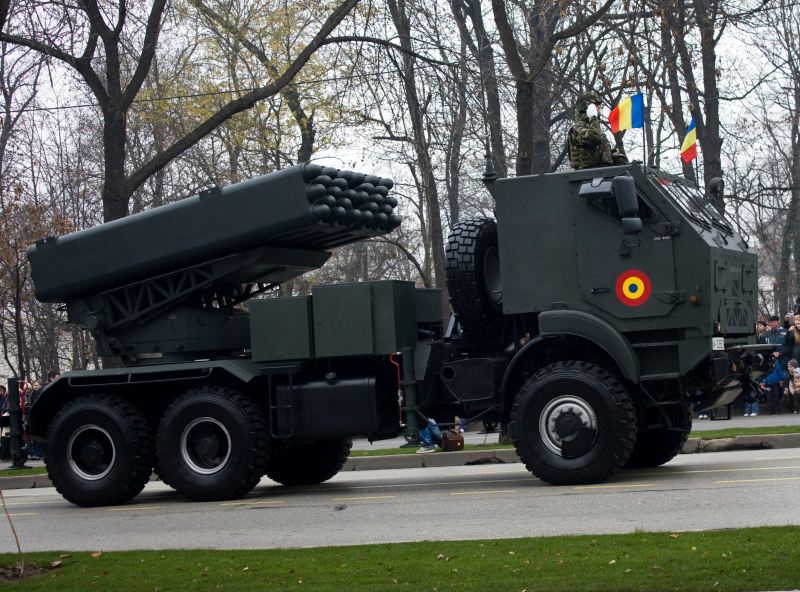 Armée Roumaine Larom_160mm_multiple_rocket_launcher_system_Romania_Romanian_army_006