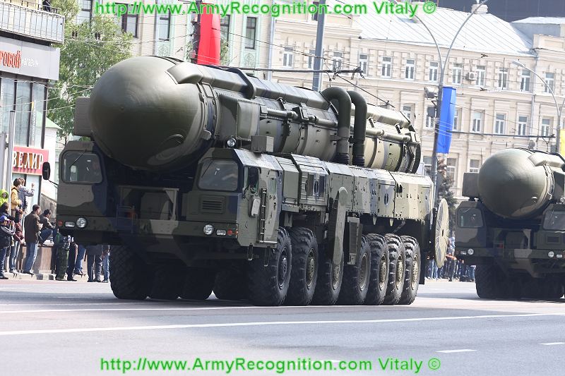 الصاروخ الباليستي توبول -م Topol-M_%20intercontinental_missile_ballistic_system_Russian_Army_Russia_002
