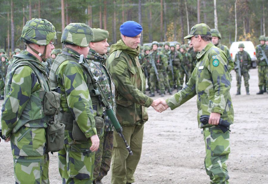 [Accepté] République de Finlande Soldiers_military_field_combat_uniforms_Finnish_army_Finland_003