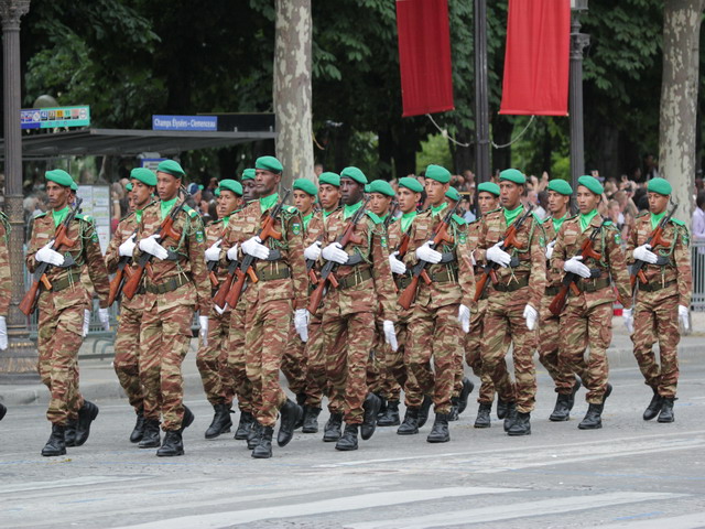 صور للجيش الموريتاني (ما هو رأيكم في هذا الجيش المنسي!!!! ) Mauritanie_armee_mauritanienne_Mauritania_Mauritanian_army_army_France_French_14_july_juillet_2010_national_bastille_day_022