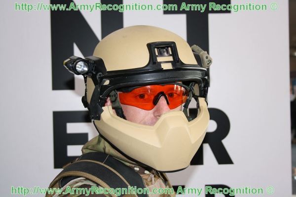 DVD 2010 Combat_Glasses_British_army_future_soldier_DVD_2010_Defence_Equipment_Exhibition_Millbroock_United_Kingdom_600x400_001