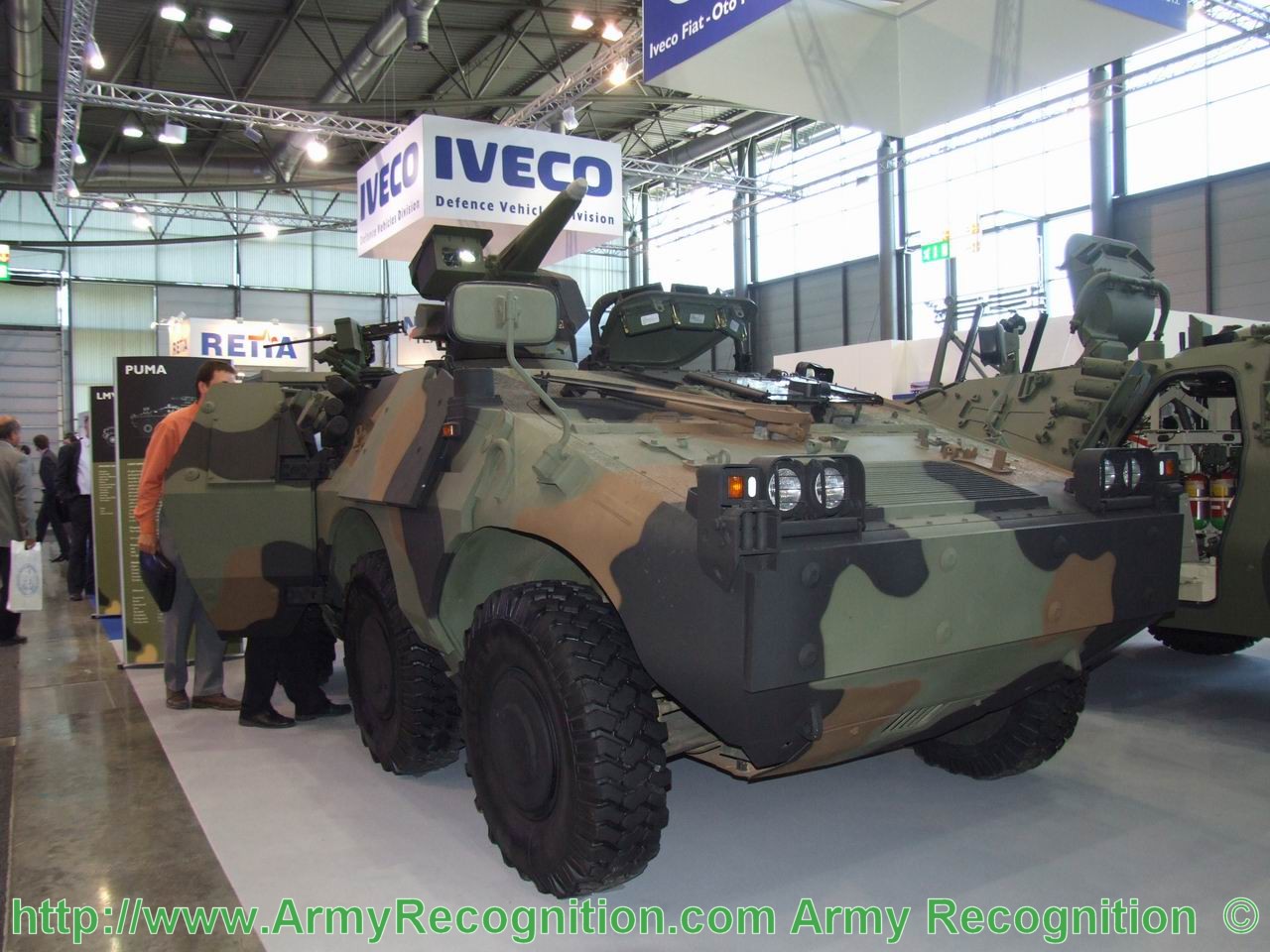 Magazine Army Recognition N°9 disponible maintenant Puma_6x6_wheeled_armoured_personnel_carrier_Italy_Army_Recognition_9_023