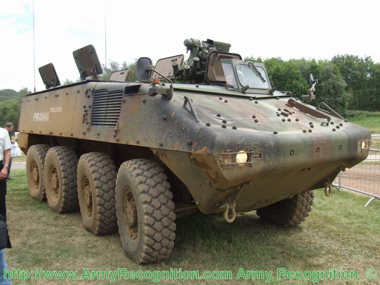 Magazine Army Recognition N°9 disponible maintenant Piranha_IIIC_armoured_personnel_carrier_Switzerland_Army_Recognition_9_012