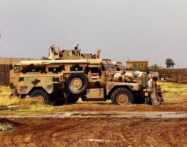 ما الفرق بين الكوجر و البادجر  ILAV_light_wheeled_armoured_vehicle_Force_Protection_Iraq_Iraqi_army_002