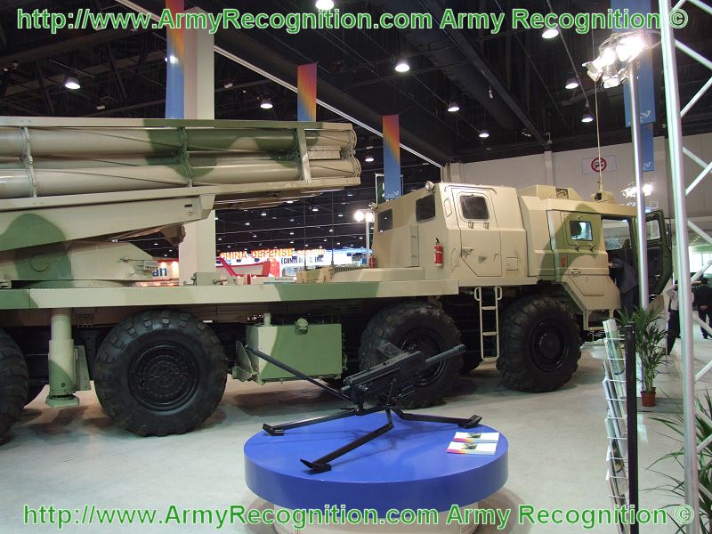 MRLS Chinois AR1A AR1A_300_mm_multiple_rocket_launcher_system_China_Chinese_IDEX_2009_show_news_daily_002