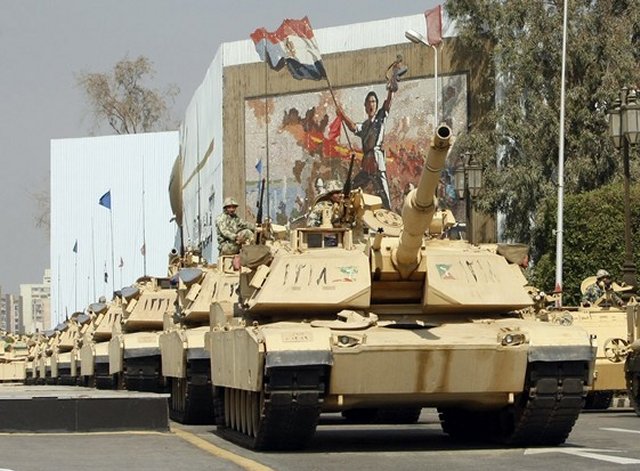 Armée Egyptienne  - Page 16 United_States_delivered_M1A1_Abrams_main_battle_tank_turrets_to_Egypt_640_001