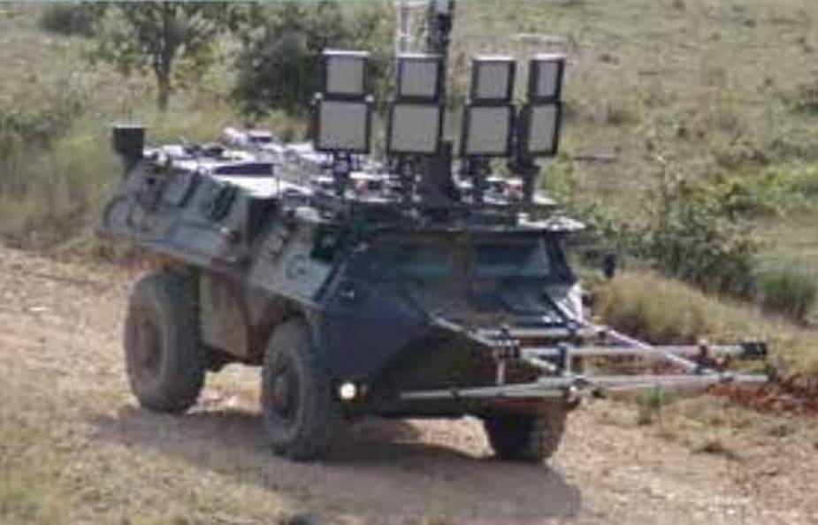 Armée Française / French Armed Forces - Page 32 French_army_evaluates_VAB-mounted_multi-sensor_detector_for_IEDs