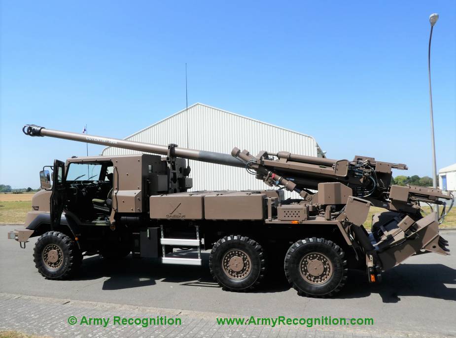 Armée Belge / Defensie van België / Belgian Army - Page 4 French_army_CAESAR_self-propelled_howizer_participates_in_Belgian_National_Day_military_parade_1