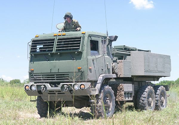  HIMARS Himars_high_mobility_artillery_multiple_rocket_launcher_system_fmtv_6x6_truck_Lockeed_Martin_United_States_US_army_001
